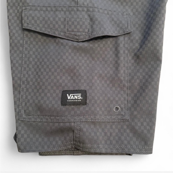 Vans Boys Gray Checkered Cargo Shorts. Size 18 - Picture 2 of 6